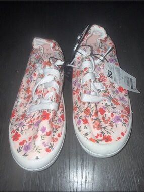 Size 9 Time and Tru Floral Sneaker with Memory Foam